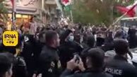 ویدئوی پربازدید از رقص و پایکوبی مردم و نیروهای ویژه در تهران